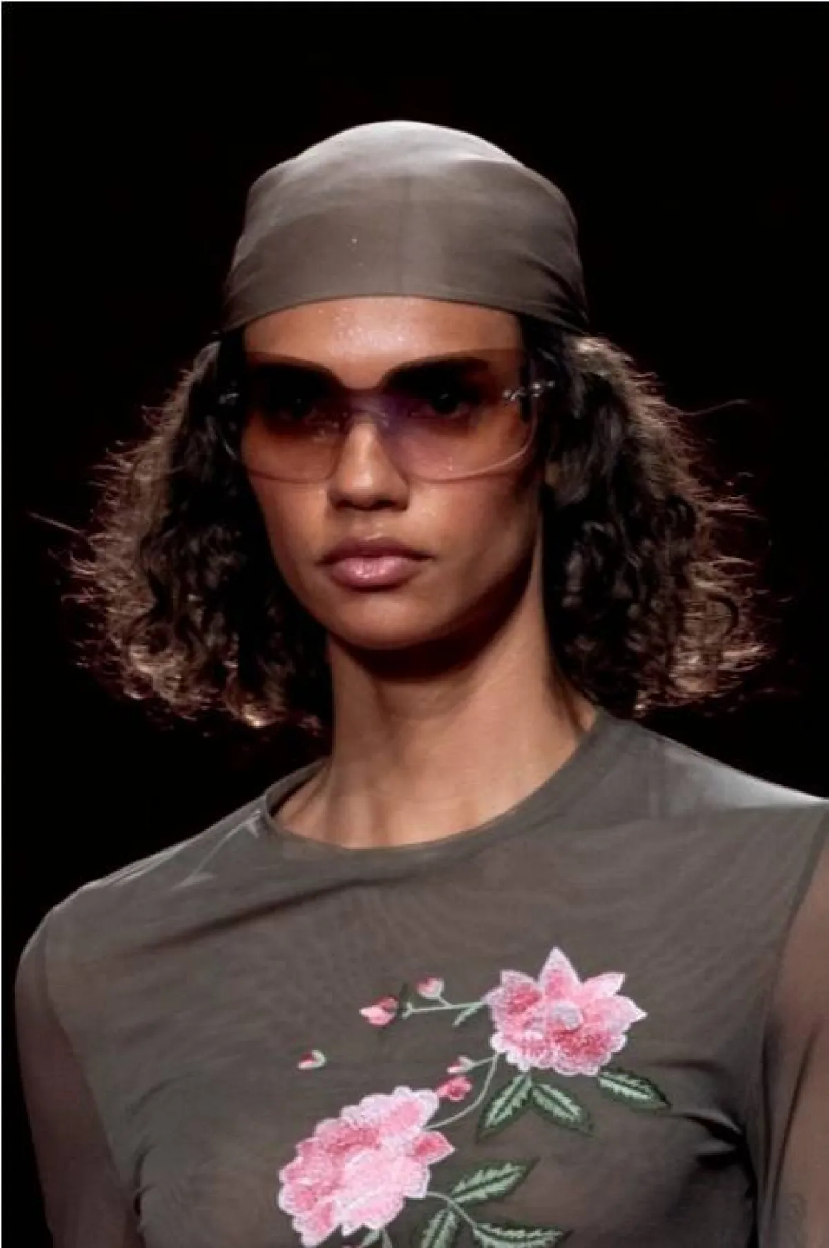 نظارات شمسية بإطارات كبيرة من بلومارين  Blumarine