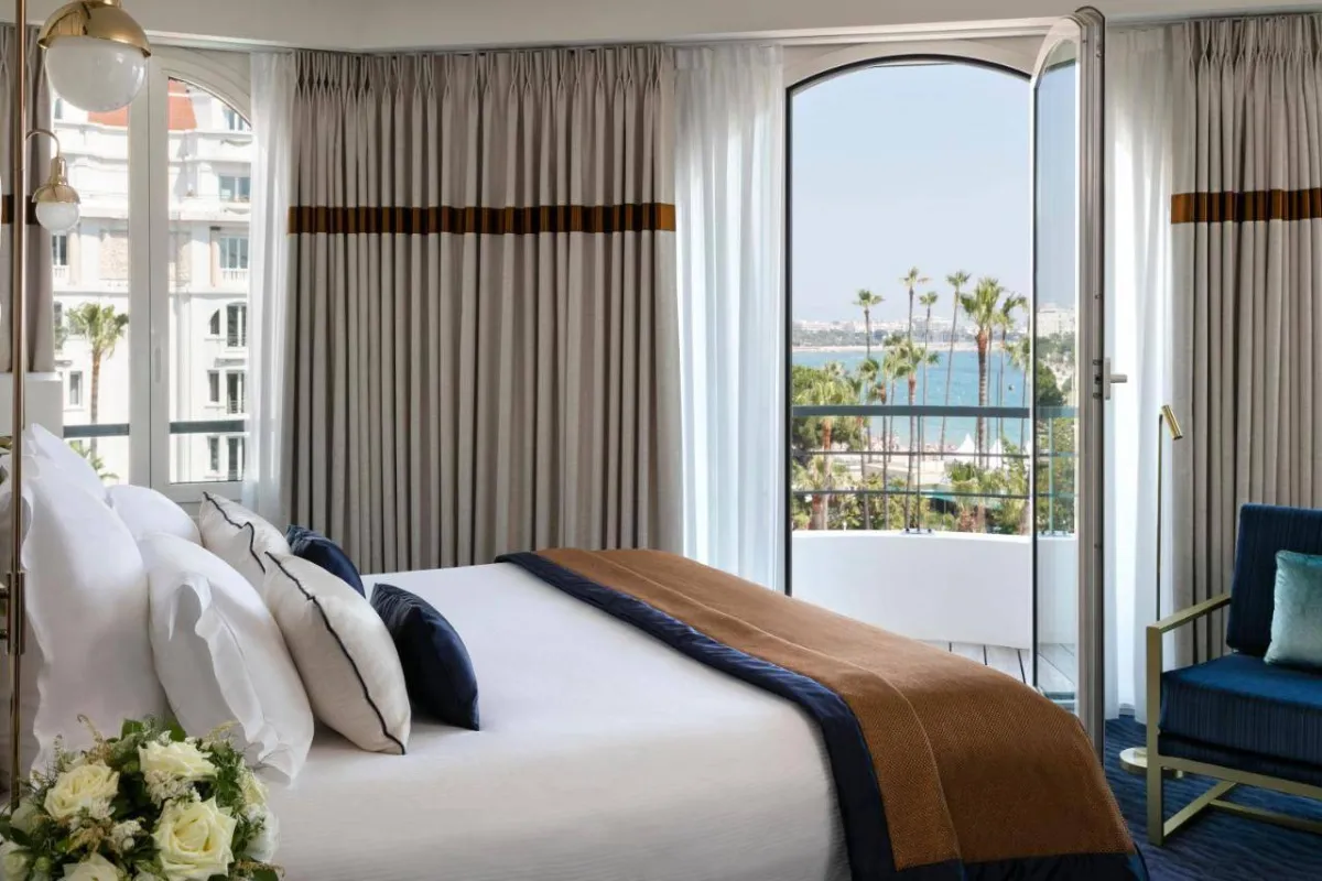 زوروا أفخم فنادق مدينة كان الفرنسية لإقامة مرفهة