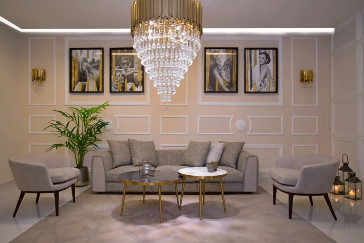 الصوفا عنصر أساسي في المجالس