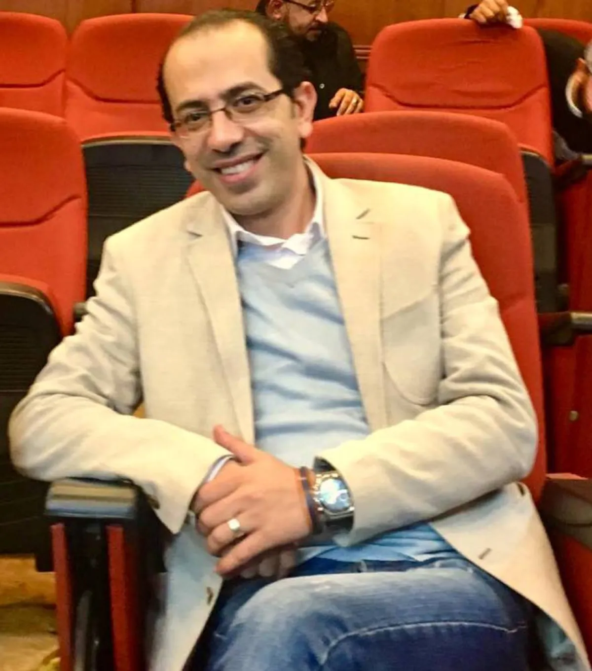 القاص والروائي المصري أحمد الجمال 