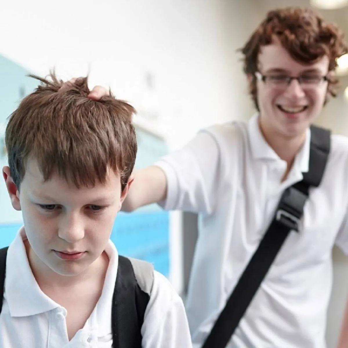 صورة لحالة من التنمر بالصغير