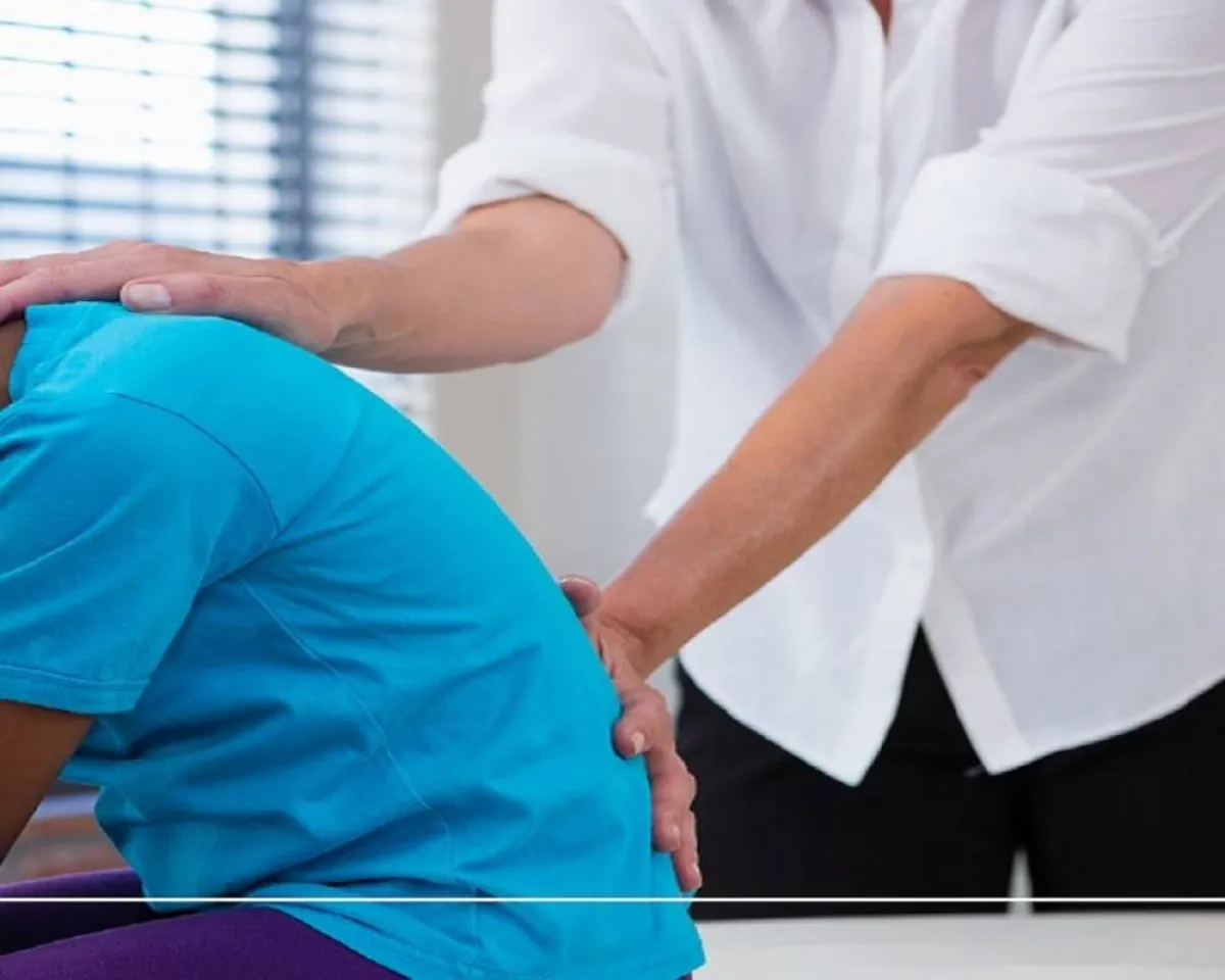  صورة لطفل يعاني من آلام الظهر