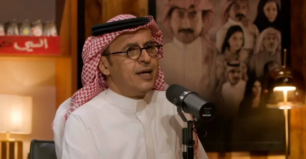 الفنان عبد  الإله السناني - لقطة شاشة من برنامج " بودكاست" على قناة mbc