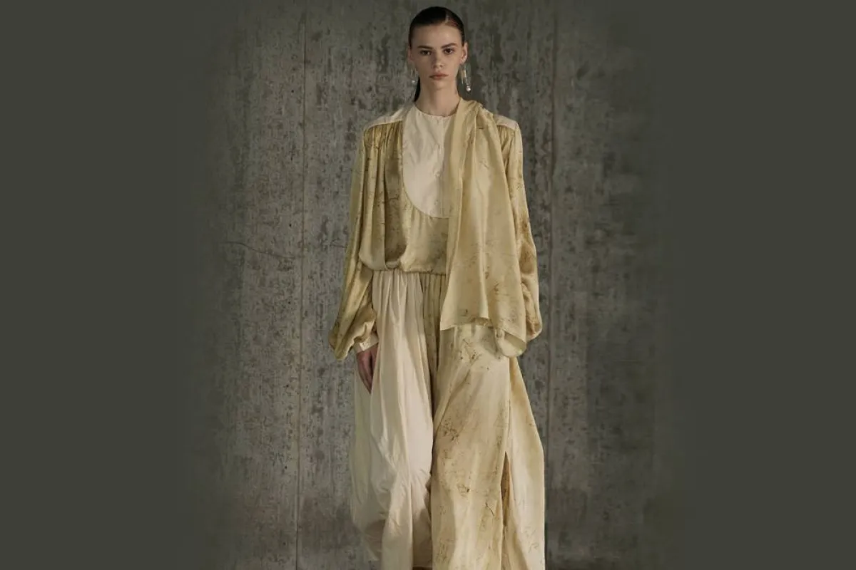 إطلالة رمضانية بألوان الصحراء الدافئة