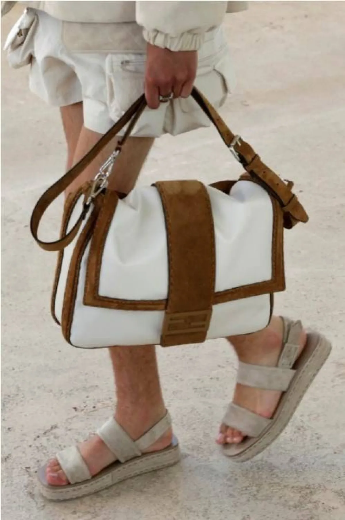 صندل صيفي من فندي  Fendi