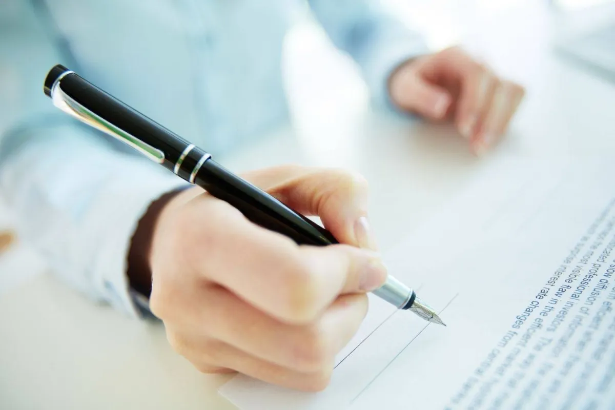 الفرق بين الملاحظة والاستنتاج