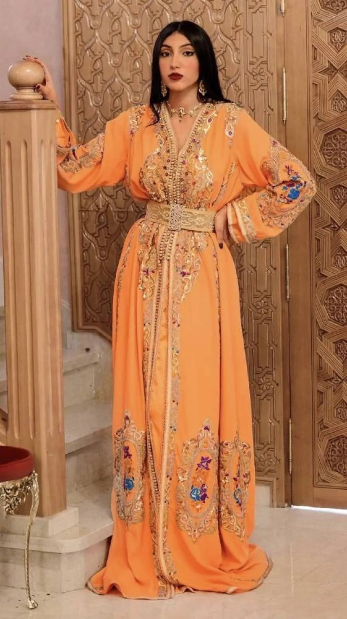 ايمان بطمة بالقفطان البرتقالي