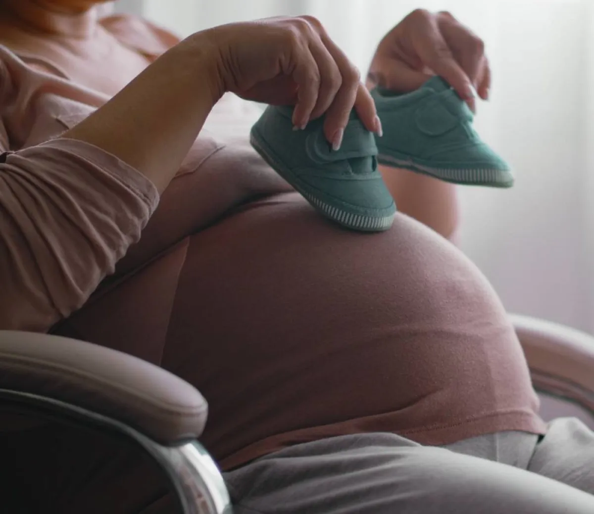 الولادة القيصرية، والفرق بينها وبين الطبيعية