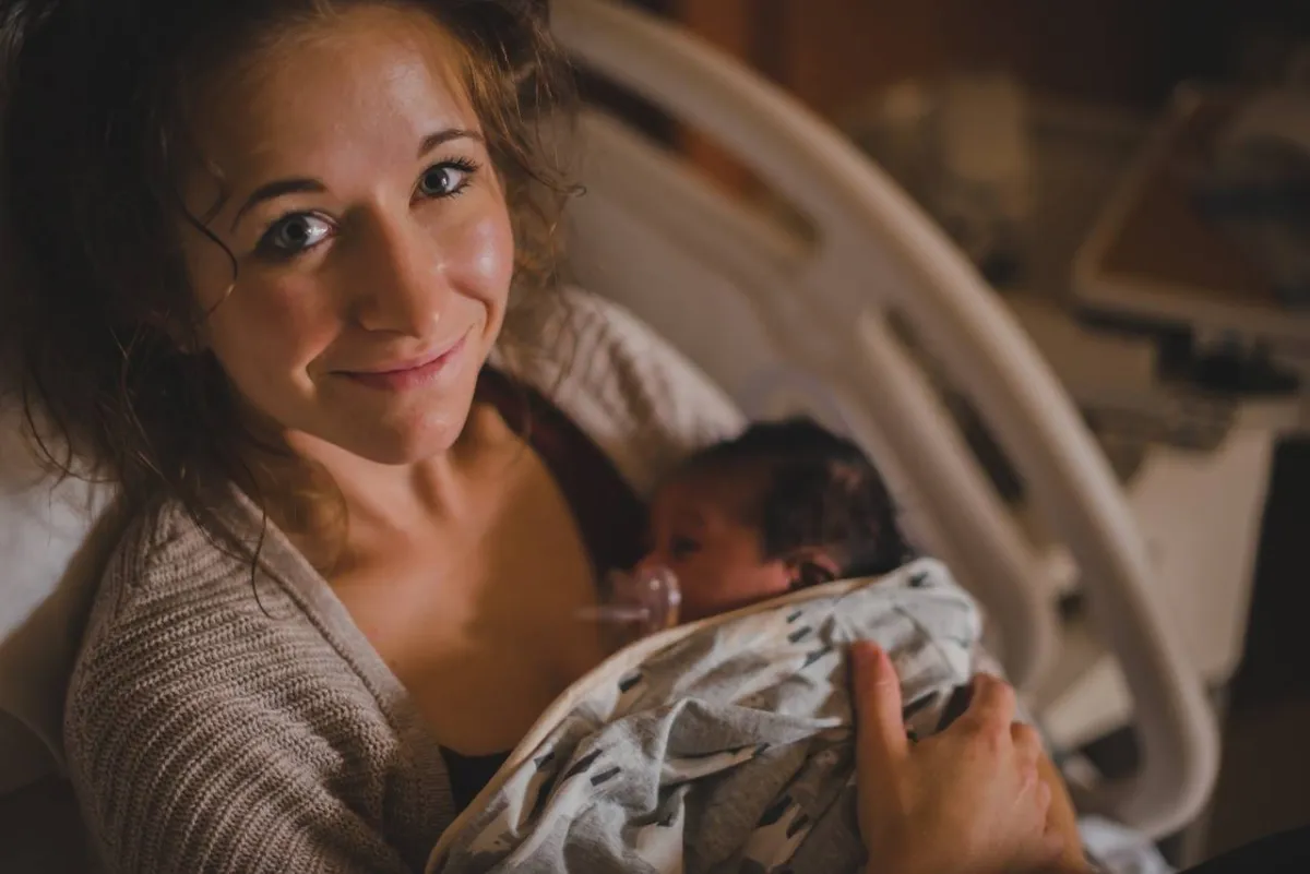 صورة لامرأة بعد الولادة