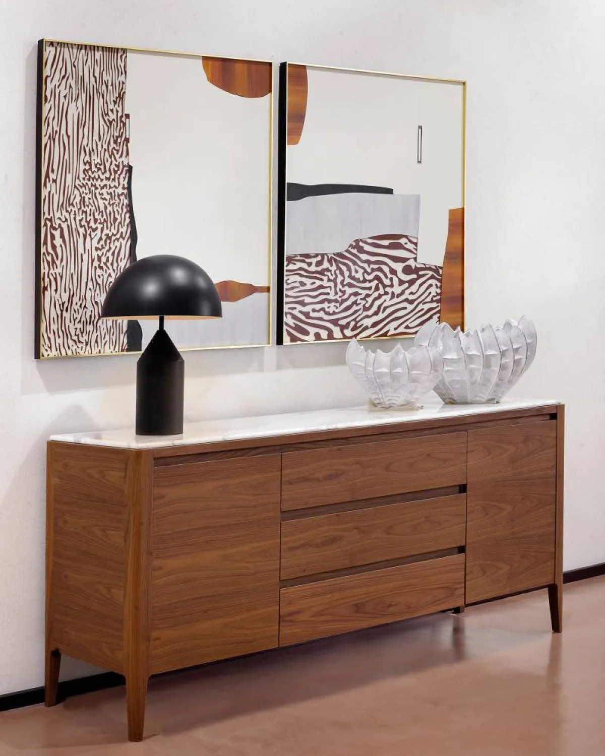 طاولة الكونسول معدّة من الخشب