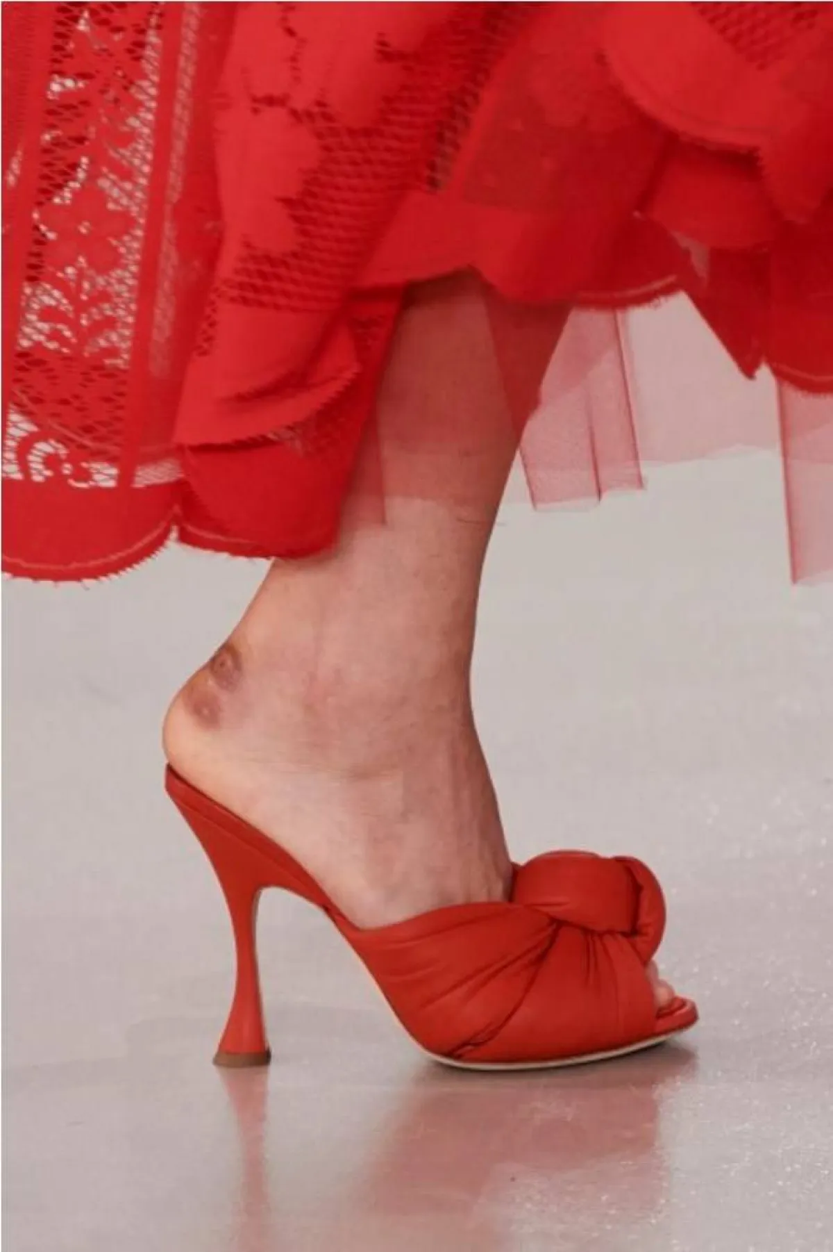 أحذية بكعب عالي من جيامباتيستا فالي  Giambattista Valli