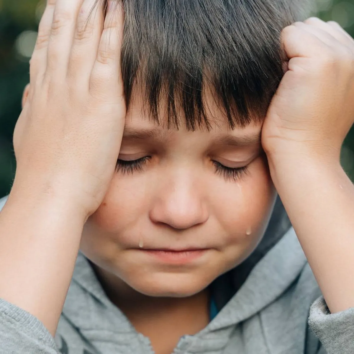 صورة لطفل يبكي