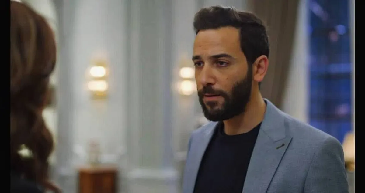 كريم قاسم في كواليس مسلسل  " يوتيرن" - صورة من حساب الفنان كريم قاسم على " انستغرام"