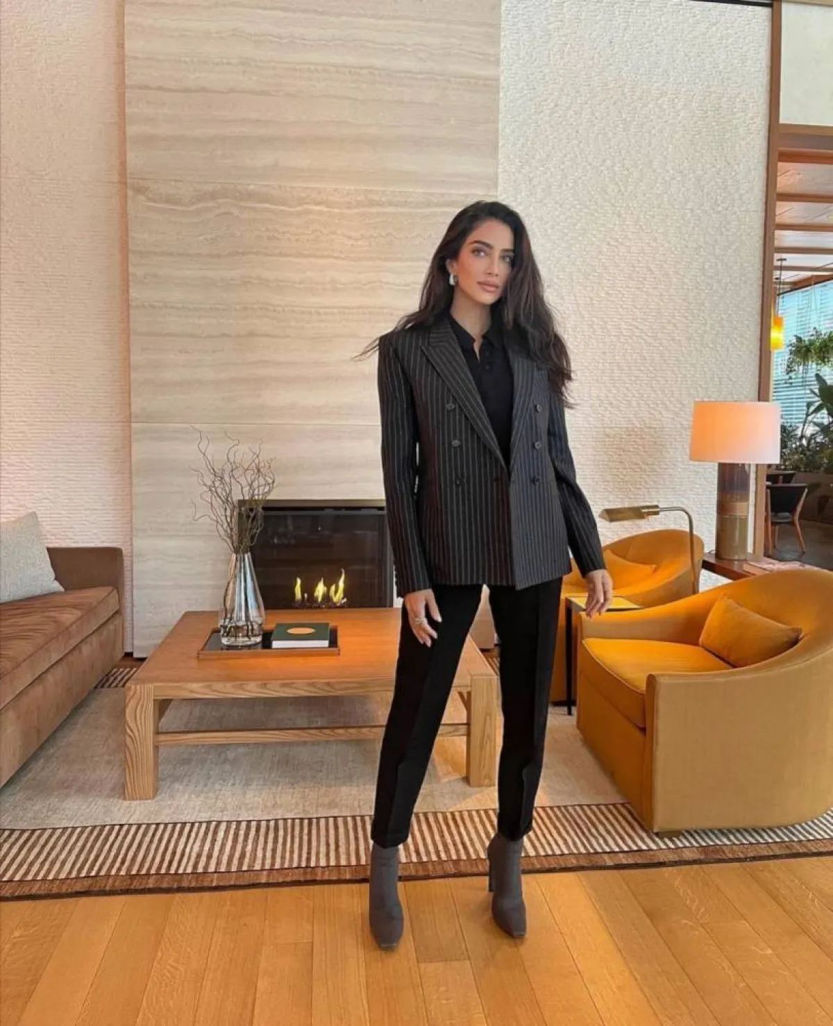 إطلالات النجمات بالبليزر