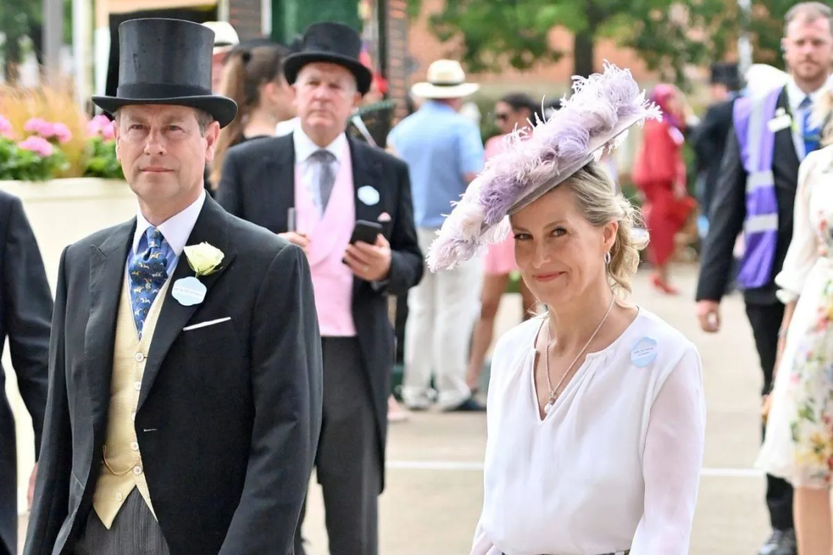 الأمير أندرو وزوجته صوفي- الصورة من موقع People