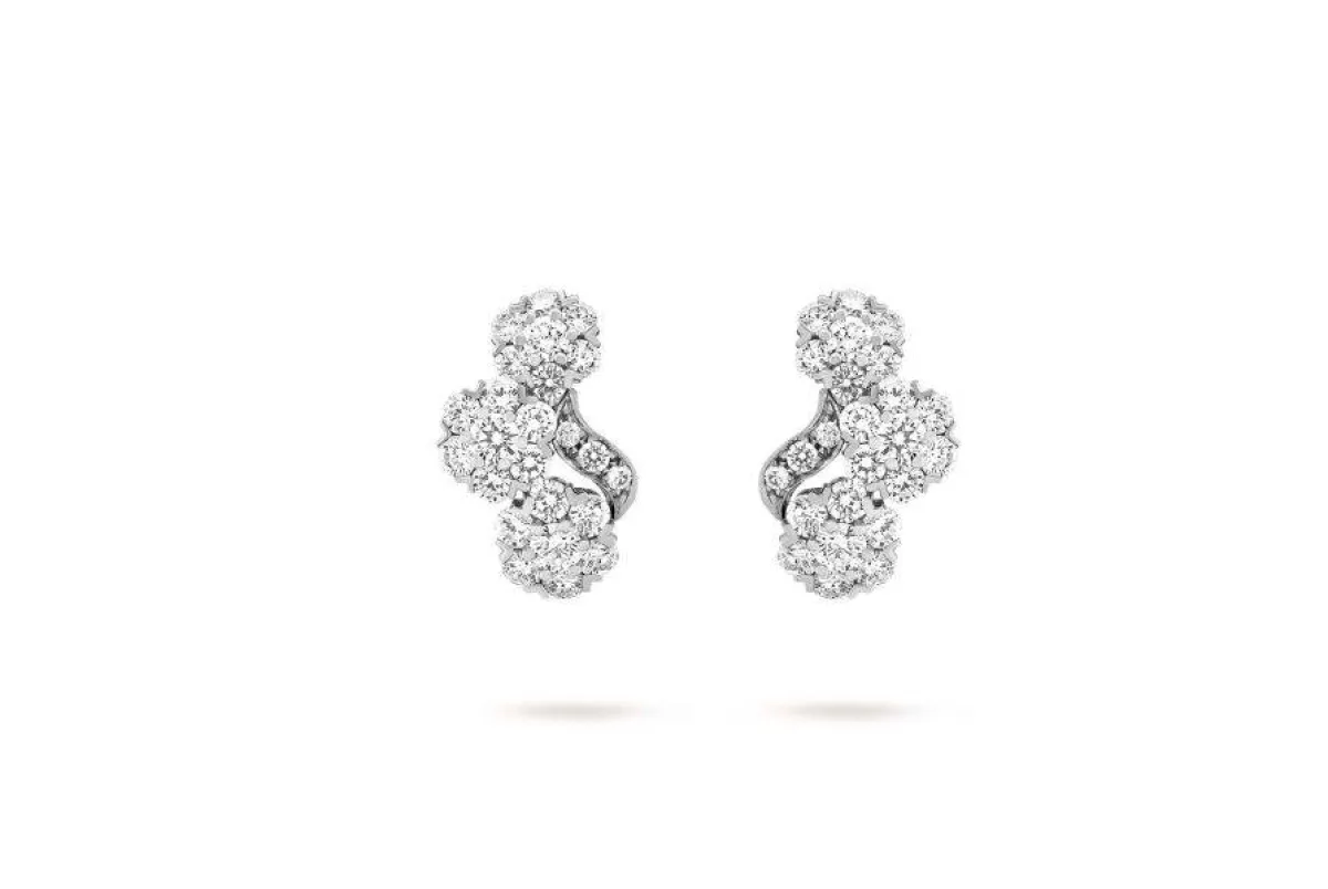 أقراط بلاتين من فان كليف آند أربلز Van Cleef & Arpels