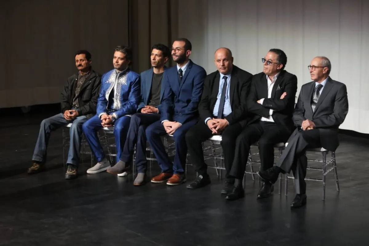 المتوجون  بالجوائز