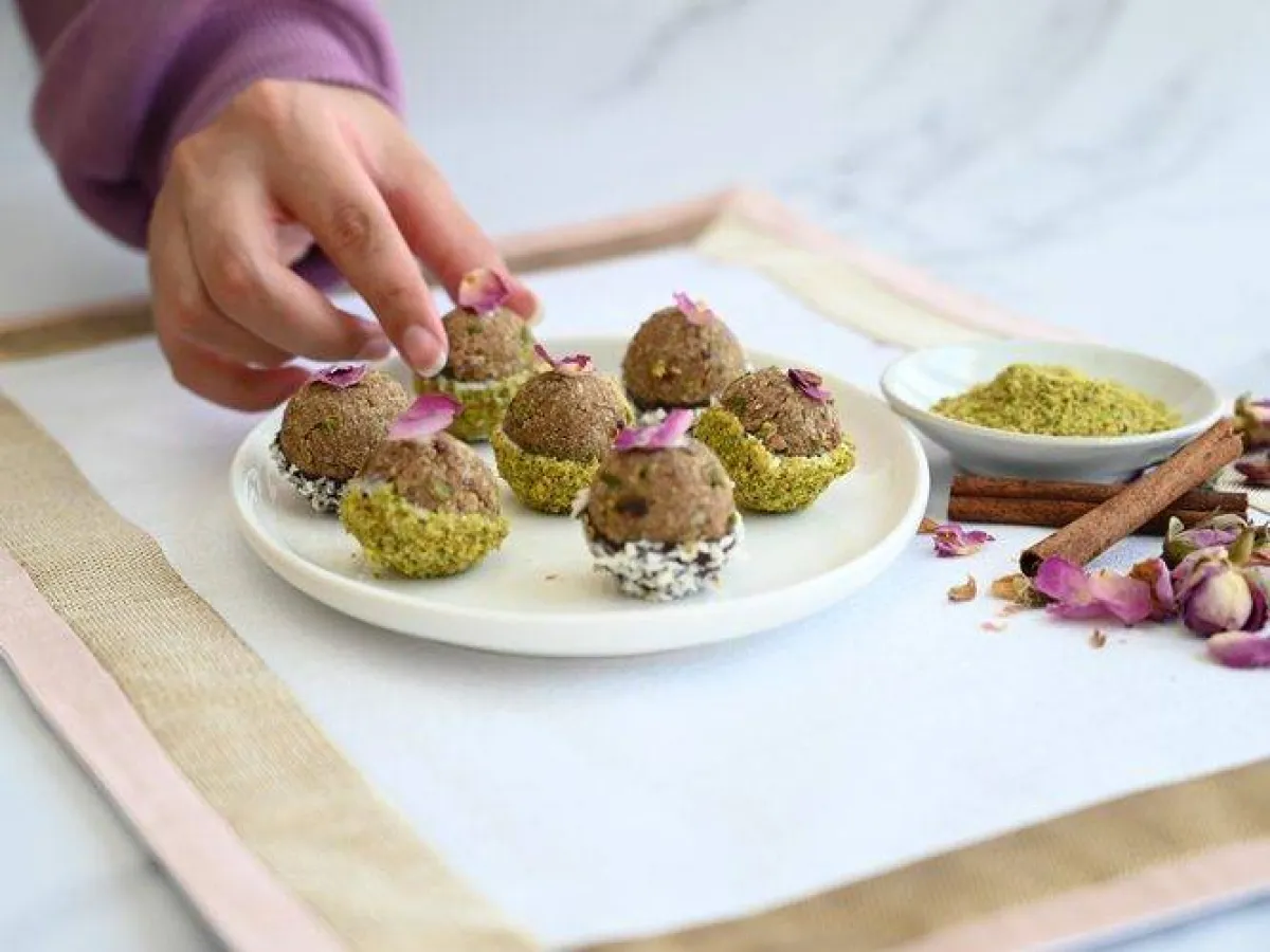 تحتوي الحلويات على نسب عالية من الدهون