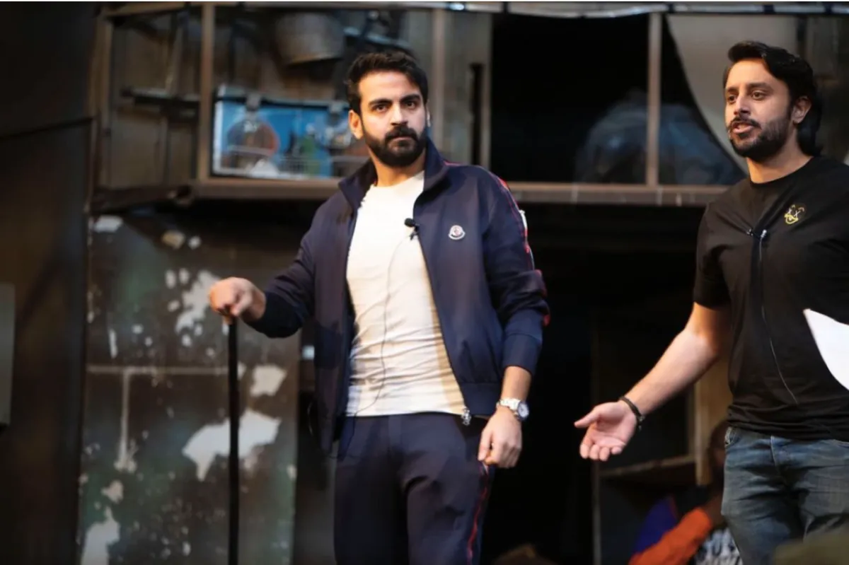 عبدالله عبدالرضا في كواليس المسرحية - الصورة من حسابه على الانستجرام