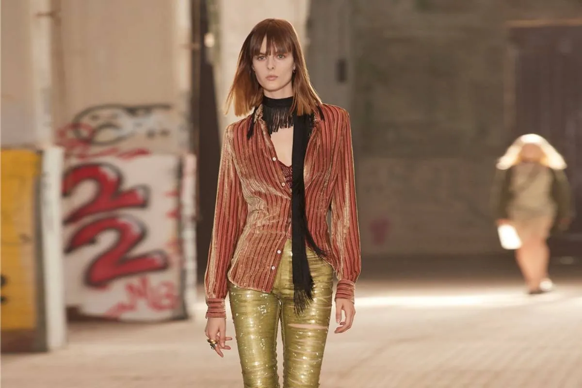 الترتر لإطلالة مشرقة في الصيف