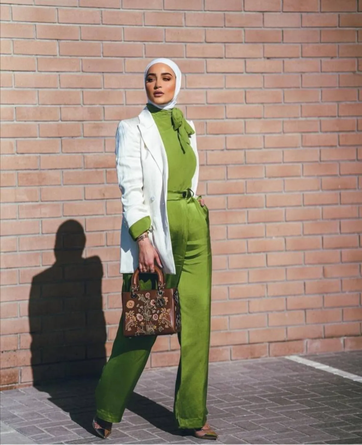 إطلالات منعشة من دلال الدوب