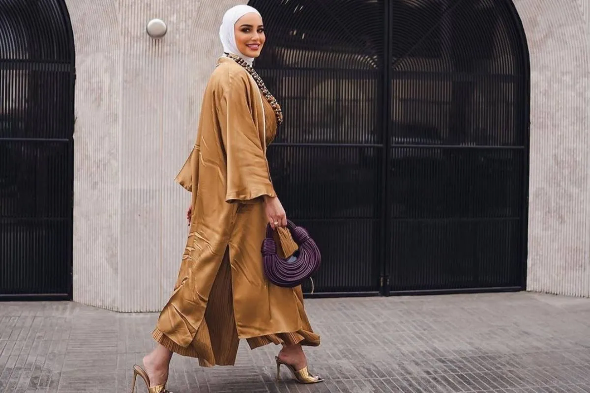 إطلالات منعشة من دلال الدوب