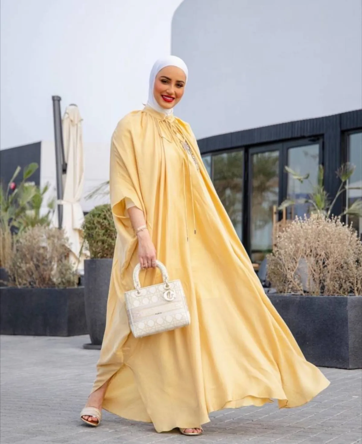 إطلالات منعشة من دلال الدوب