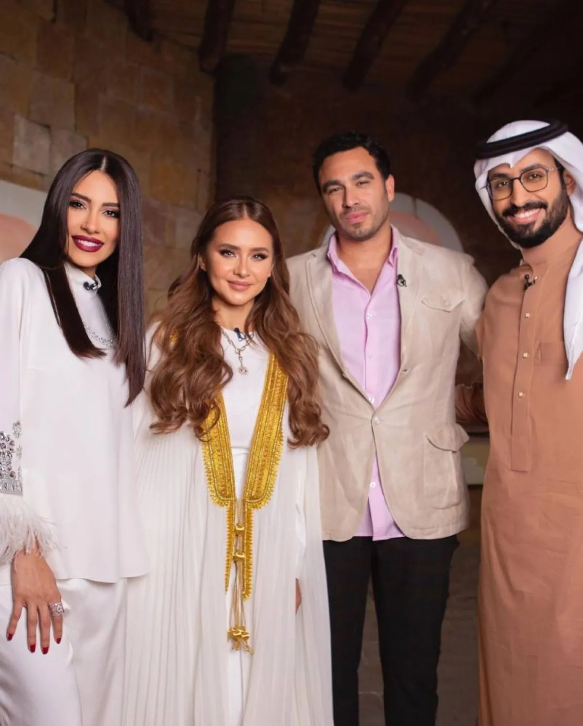 نيللي كريم وهشام عاشور وإلهام علي وزوجها خالد صقر - الصورة من حساب إلهام على انستغرام