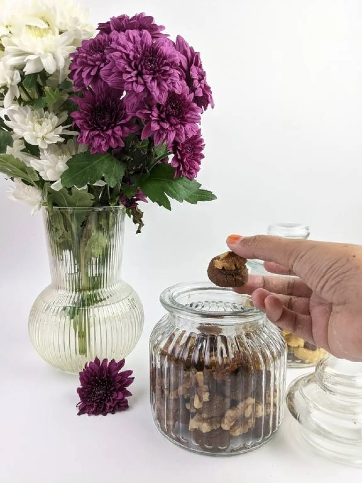 الزهور وأواني الضياقة في استقبال العيد