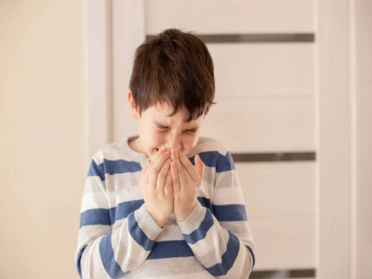 صورة لطفل مريض بالحمى الغدية 