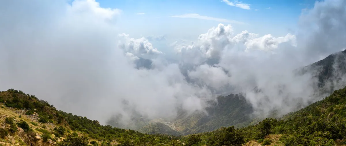 مشهد طبيعي خلاب وأجواء استثنائية - الصورة من موقع روح السعودية 