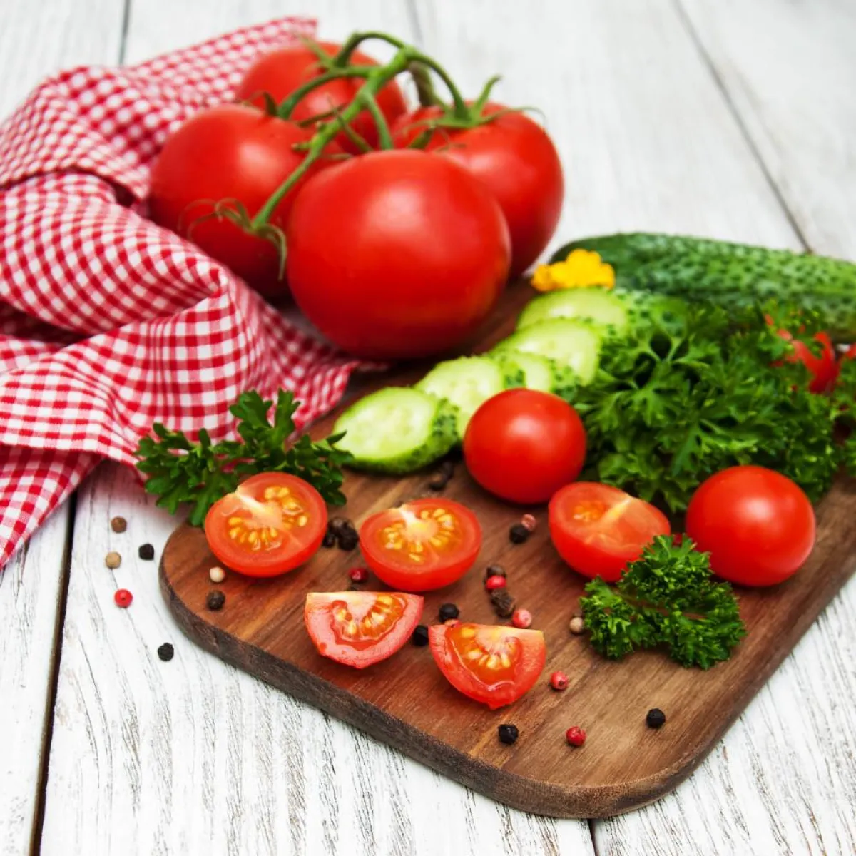 صورة لعدد من الأطعمة الصحية