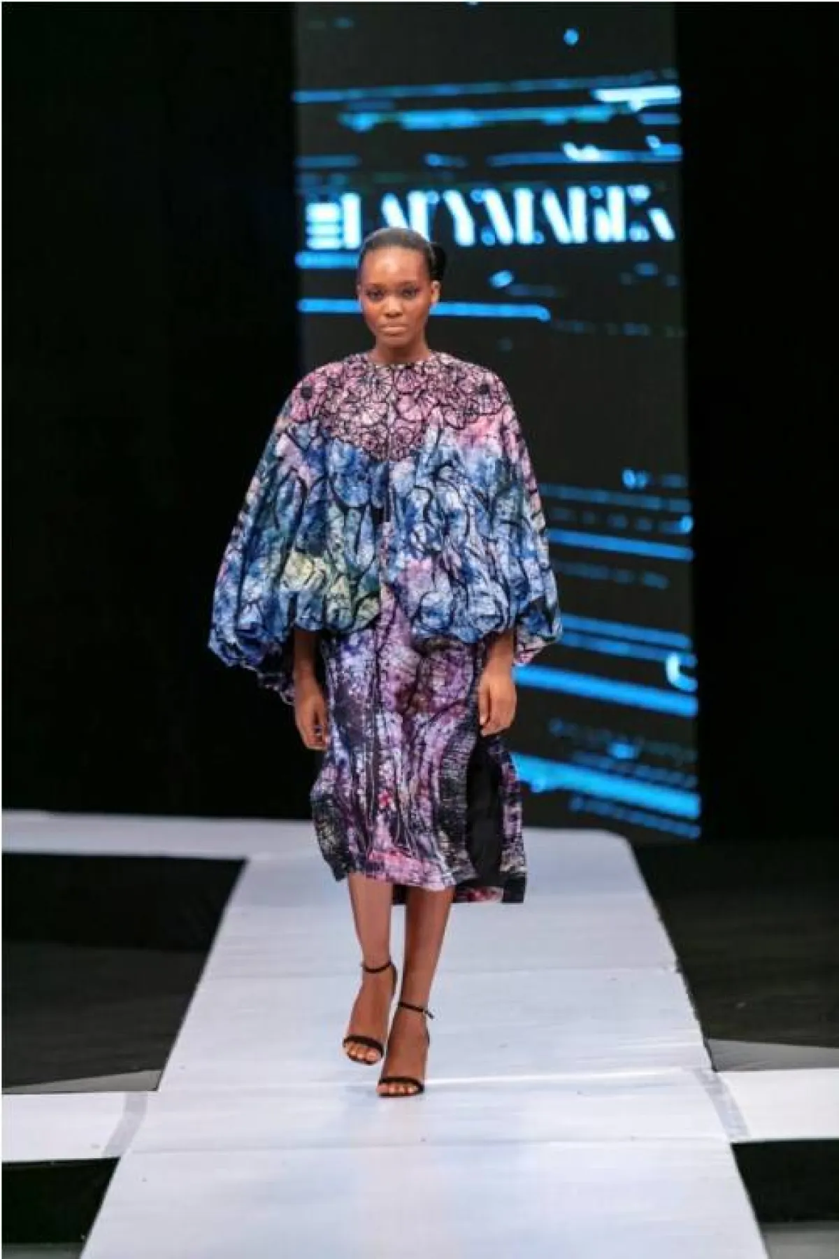 فستان بطبعات صيفية من آدم ليبس   Adam Lippes