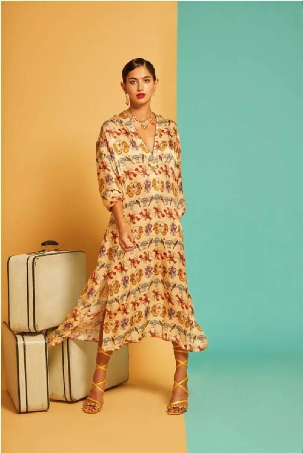 فستان بطبعات صيفية من أليساندو انريكيز  Alessandro Enriquez