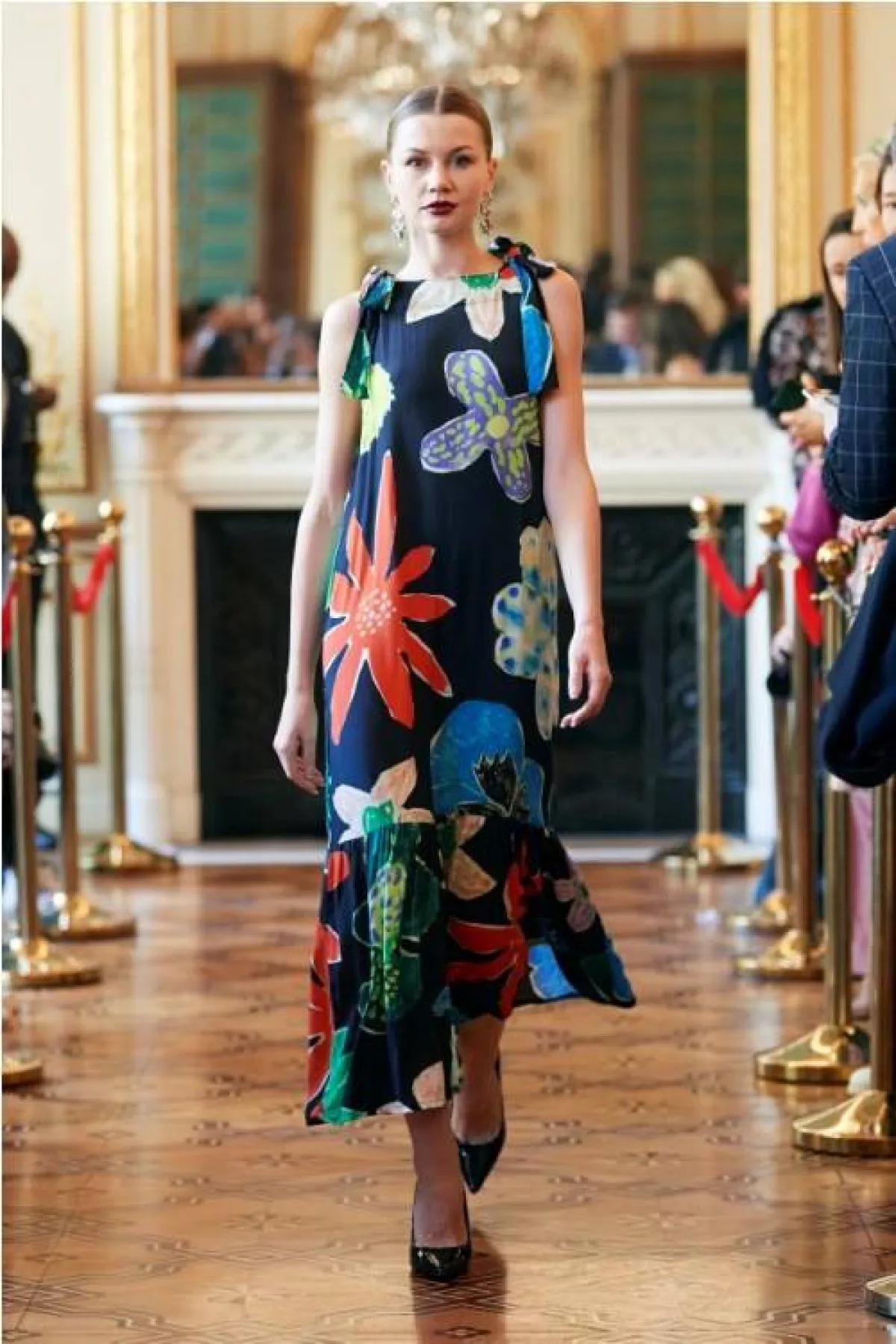 فستان بطبعات صيفية من فلاينغ سولو  Flying Solo