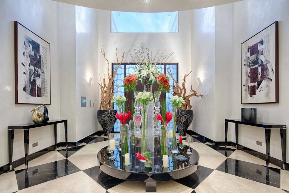 من الواجب التفكير مليًّا في تصميم مدخل المنزل، حسب نيكي بيسيكر