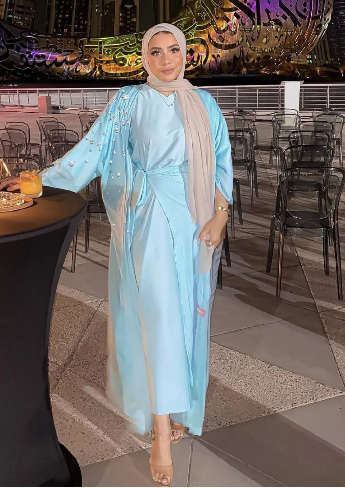 إطلالة مونكروم