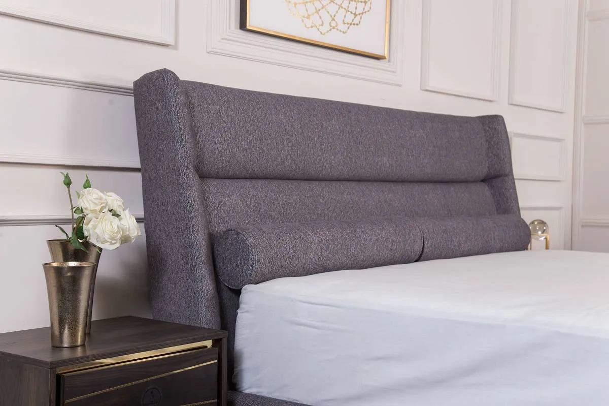 الألوان الفاتحة مفضّلة لجدران وسقف الغرفة