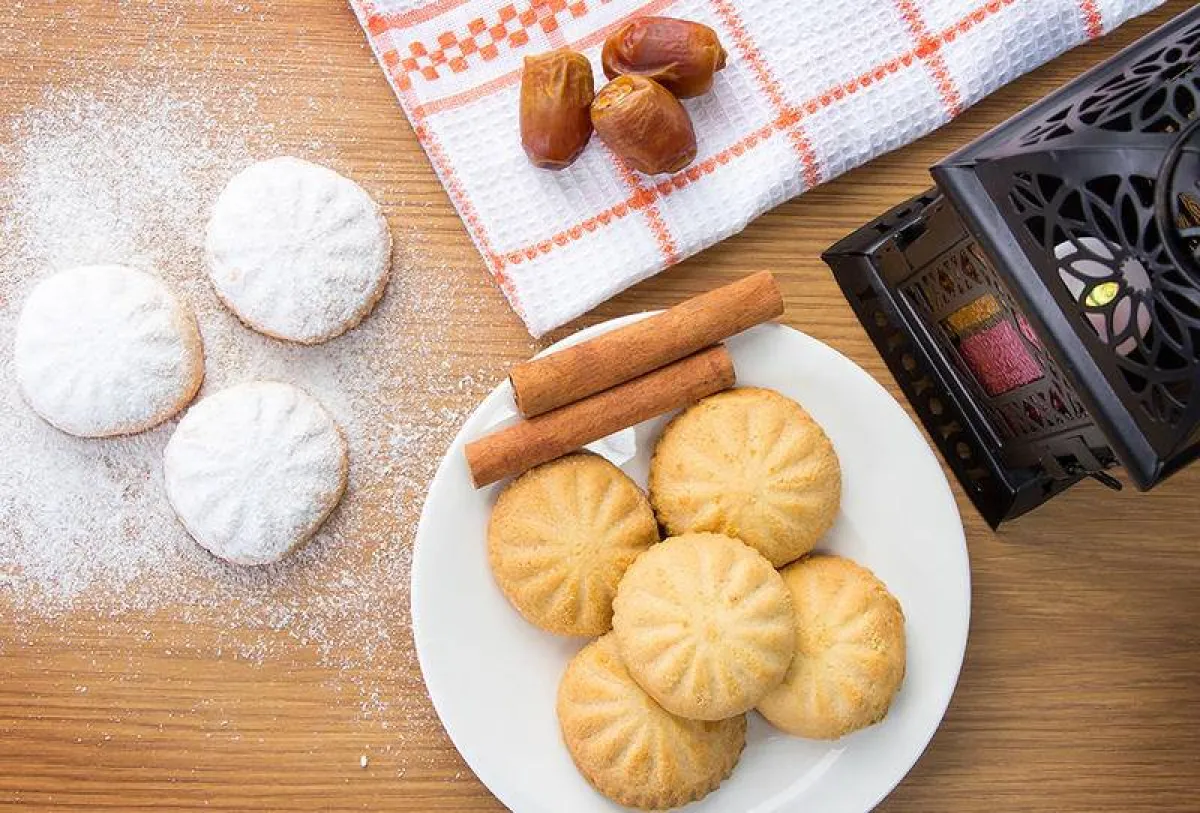 مخاطر الإكثار من تناول الحلويات في عيد الفطر