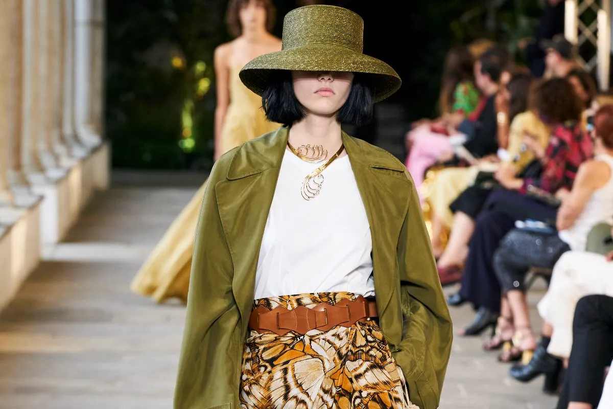 موديلات بناطيل بخصر عالي من ألبرتا فيريتي   Alberta Ferretti