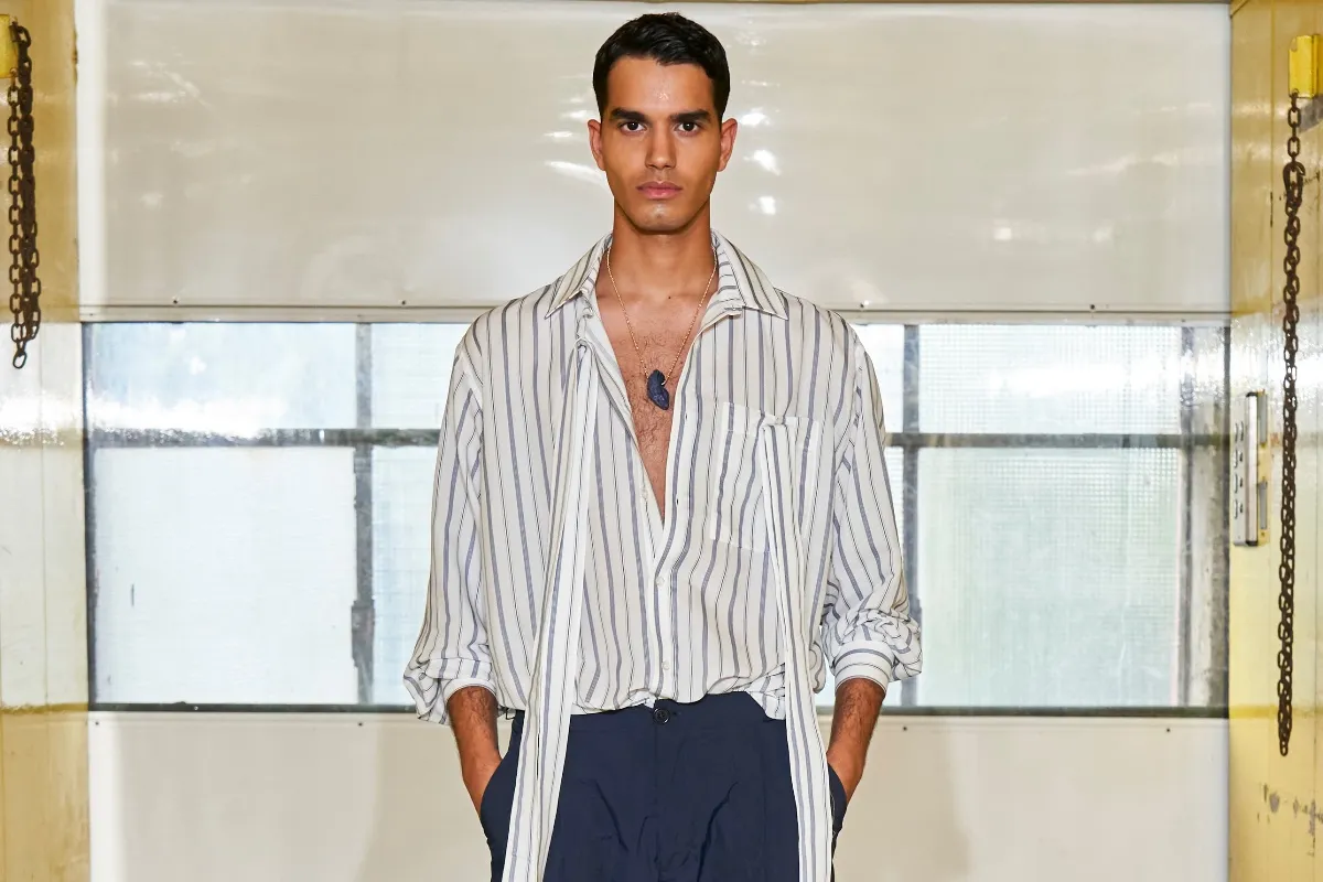 قميص فضفاض مقلم من ديفيد كاتالان David Catalan