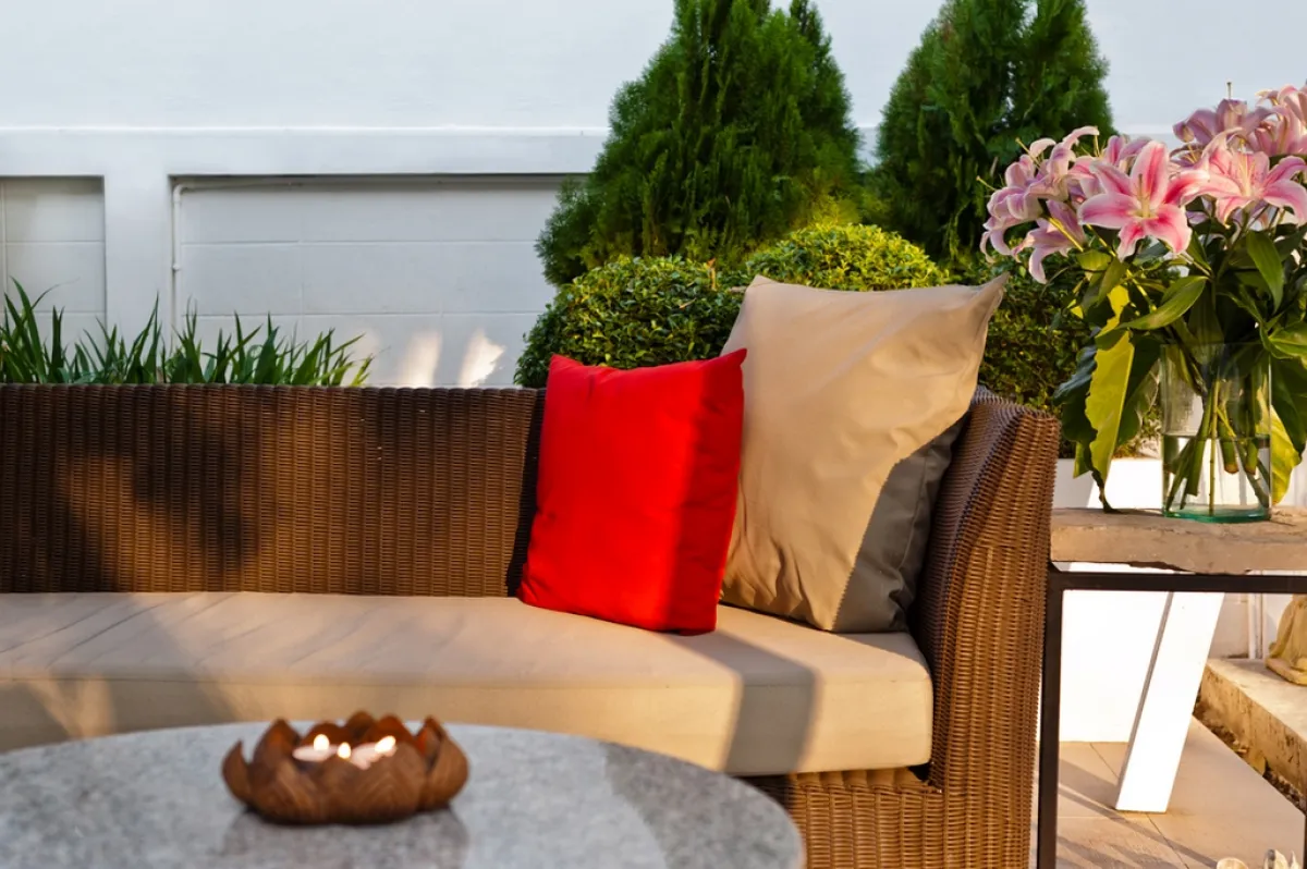 مفروشات الحديقة مقاومة لعوامل المناخ