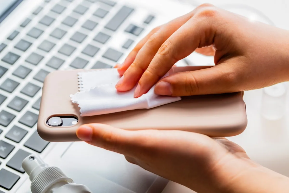 طرق تنظيف الإلكترونيات في المنزل