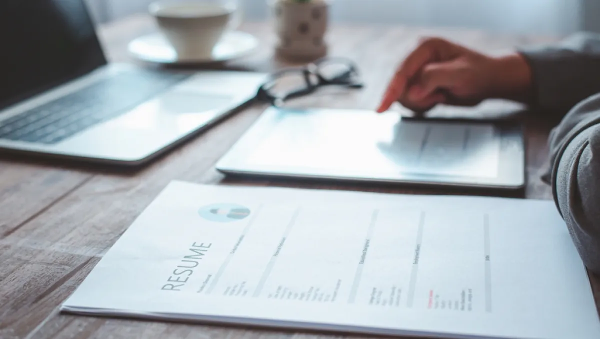 للسيرة الذاتية الخاصّة بالمترشّح إلى الوظيفة أهمّية في صفوف الموارد البشرية، إلا ان المقابلة الشخصية أساسية في القرار