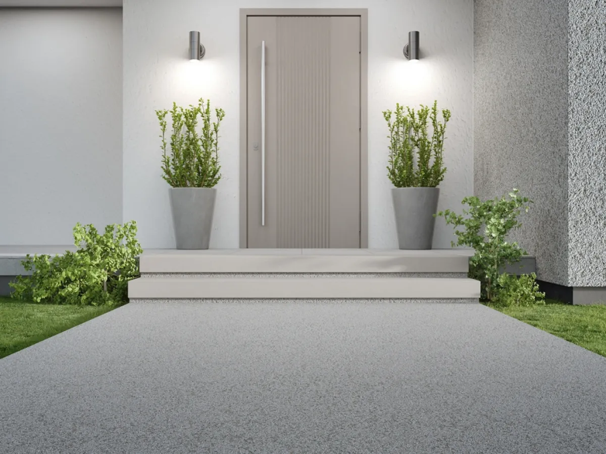 الإنارة تساعد قبل أن يدخل الزائر المنزل، في جعله يتنبأ بطابع الديكور السائد