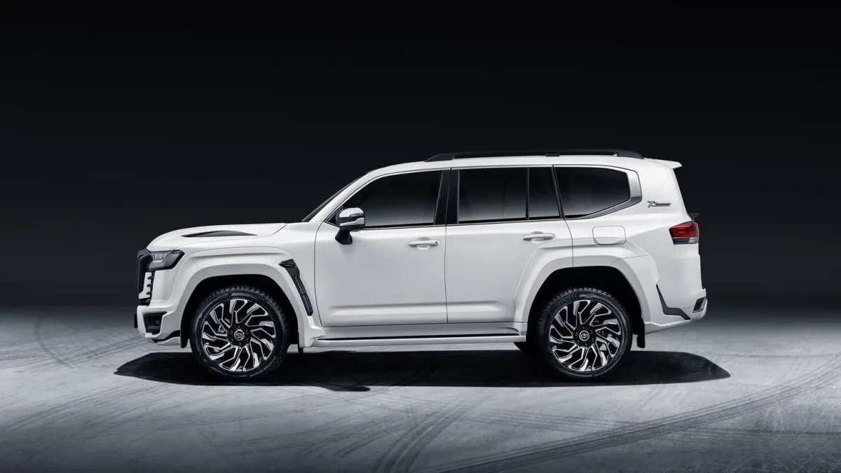 تويوتا لاندكروزر 300 الجديدة بتعديلات من "خان"