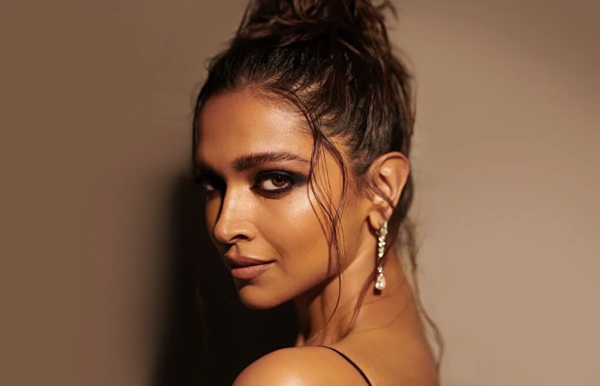 كيف بدت النجمات في اليوم السابع لمهرجان كان 2022؟