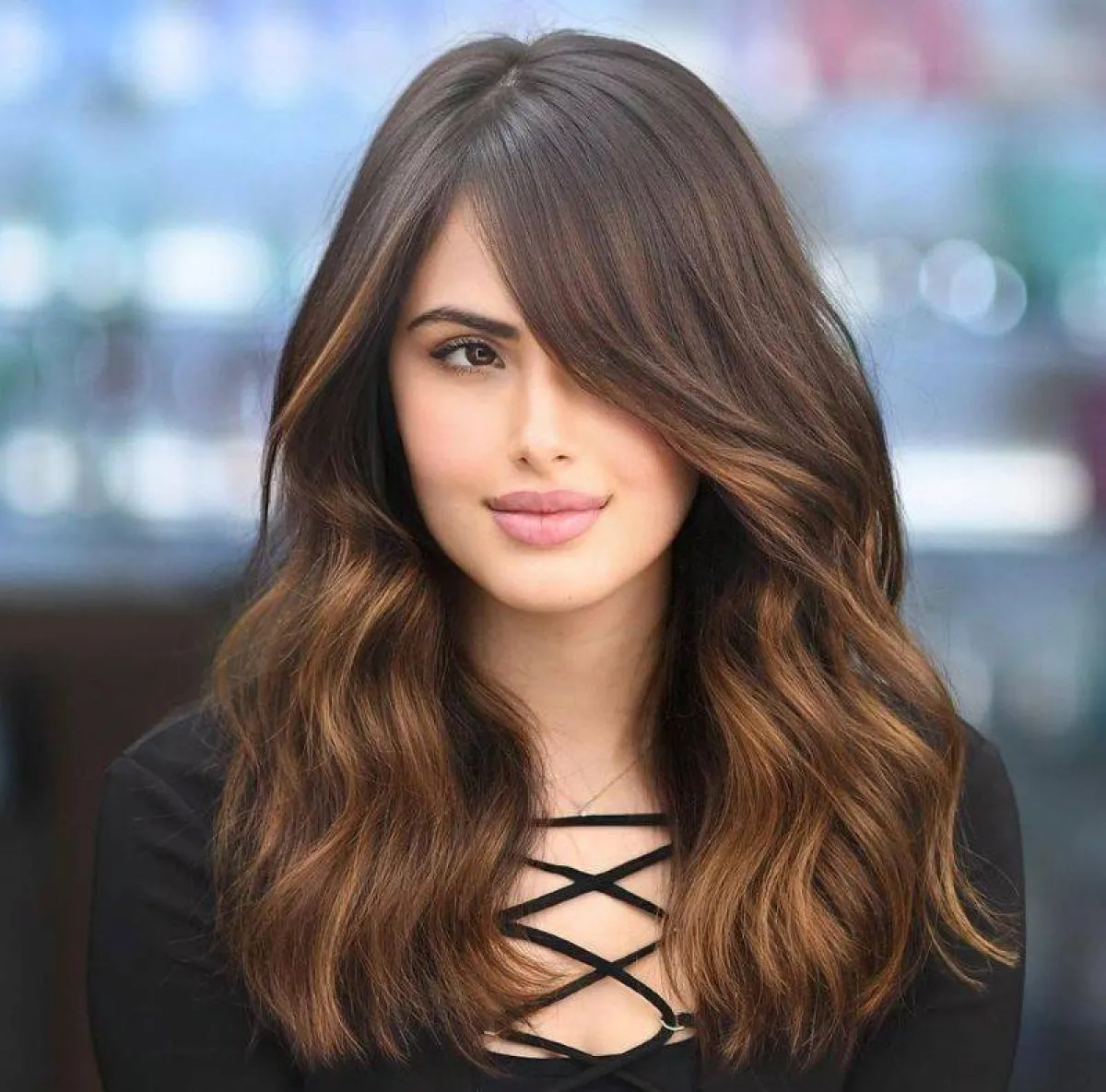 تسريحة شعر طويل ويفي