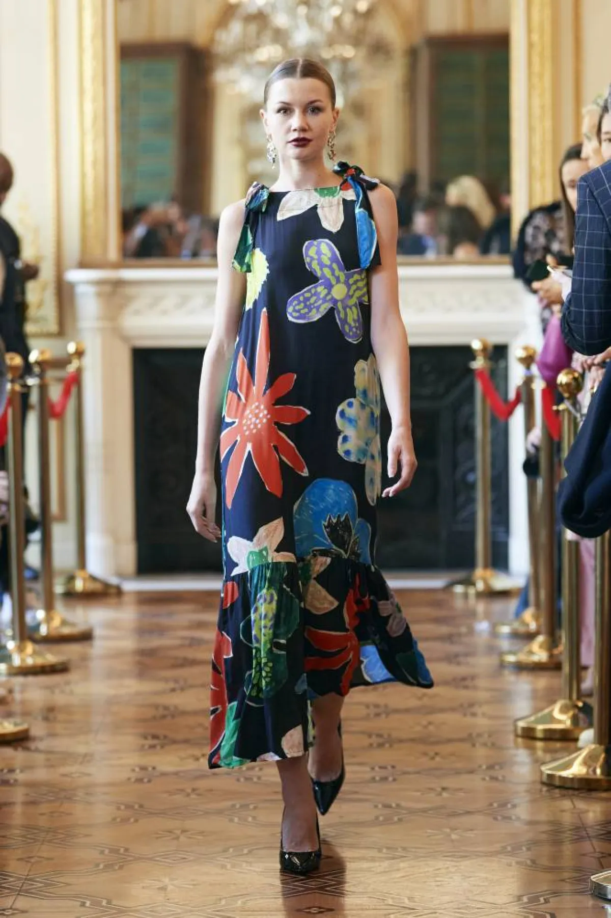 فستان مطبّع بالورود من فلاينج سولو Flying solo 