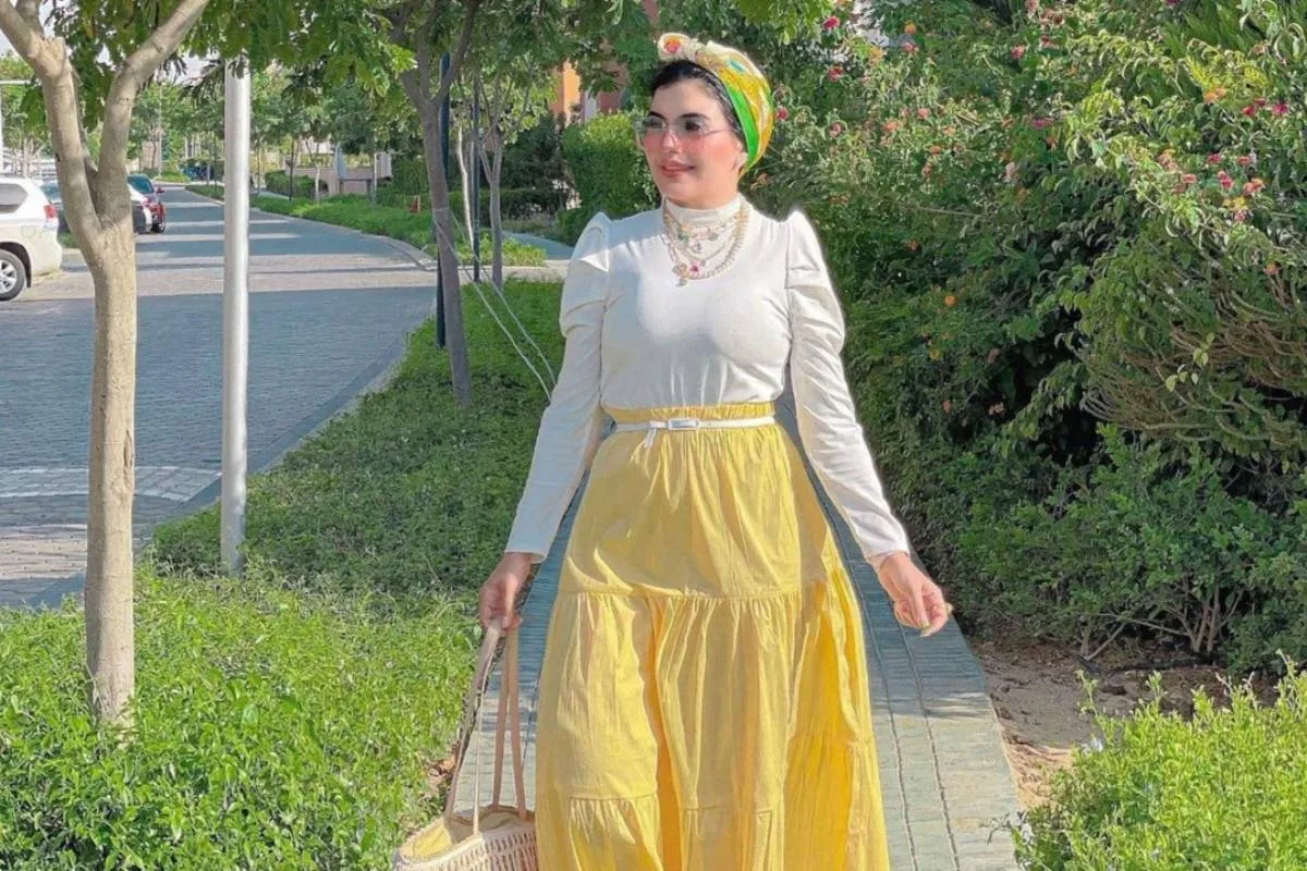 موديلات تنانير باللون الأصفر